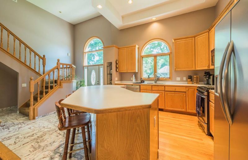 1200 Cherry Ct, Burnsville, MN 55306