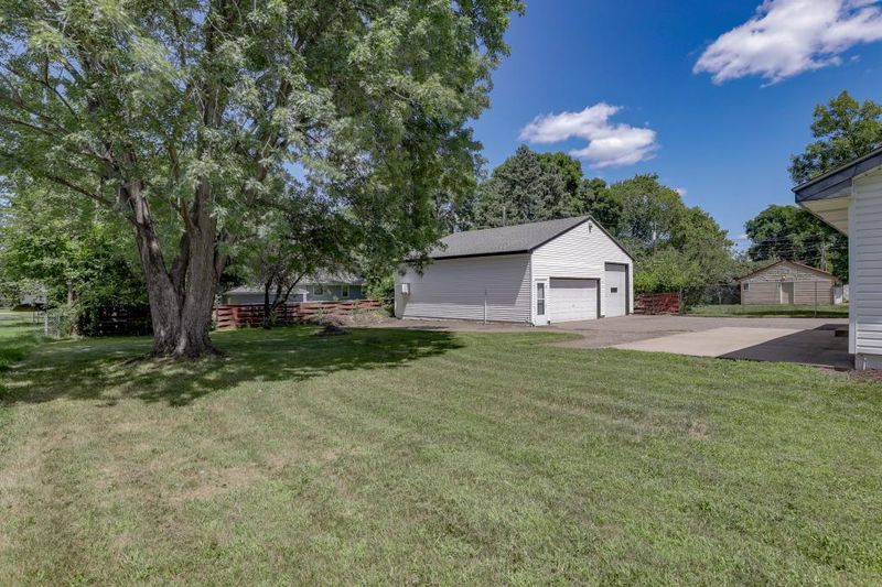 7608 68th Ave N, Brooklyn Park, MN 55428