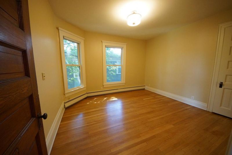 593 Laurel Ave #5E, Saint Paul, MN 55102