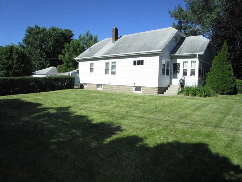 284 Annapolis St E, West Saint Paul, MN 55118