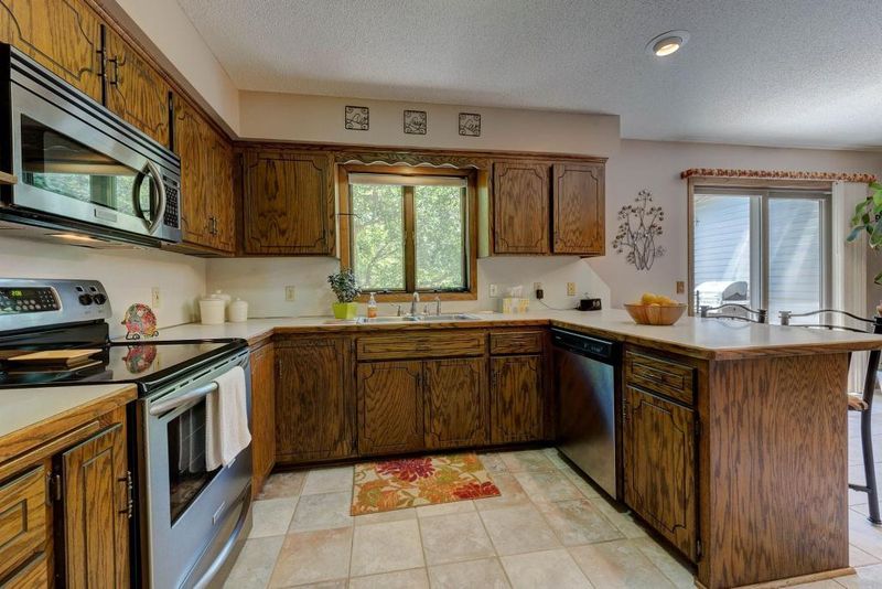 125 W Ridge Cir, Mayer, MN 55360