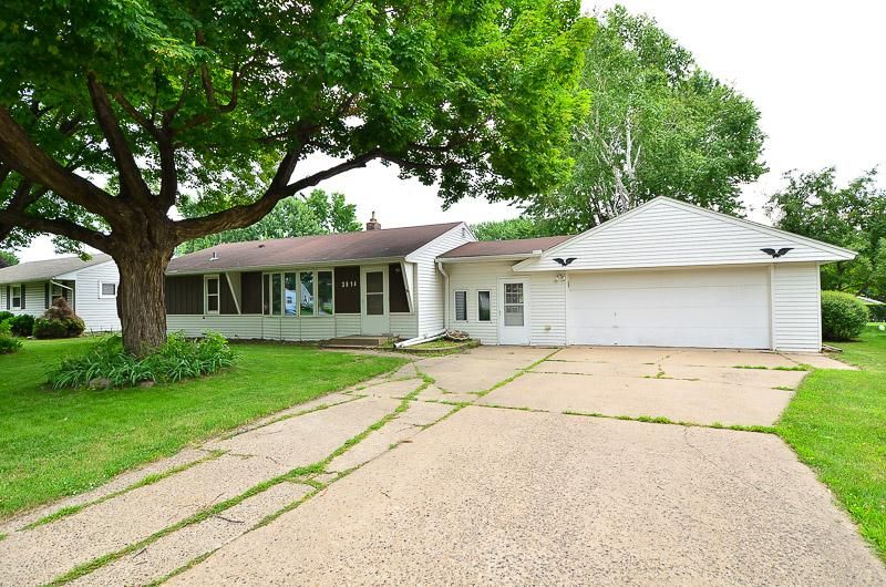 3814 Kenny Ln, White Bear Lake, MN 55110
