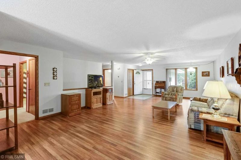 5966 Elm St, North Branch, MN 55056