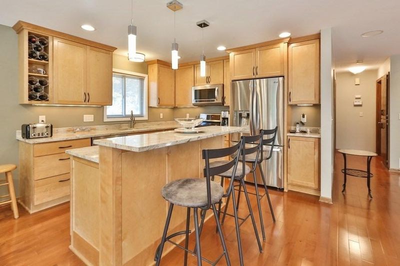 36 8th Ave NE, Minneapolis, MN 55413