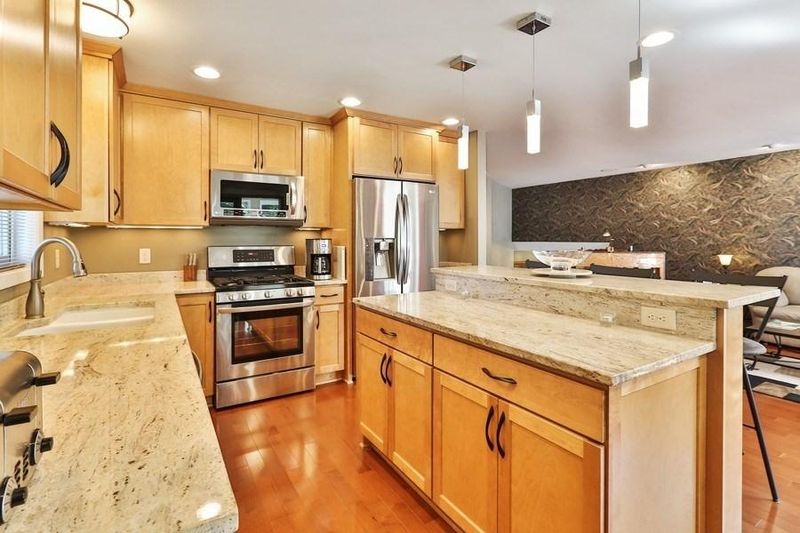 36 8th Ave NE, Minneapolis, MN 55413