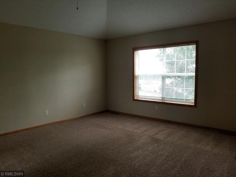13954 Jacylyn Dr, Rogers, MN 55374
