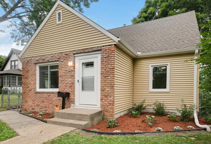 3711 Thomas Ave N, Minneapolis, MN 55412