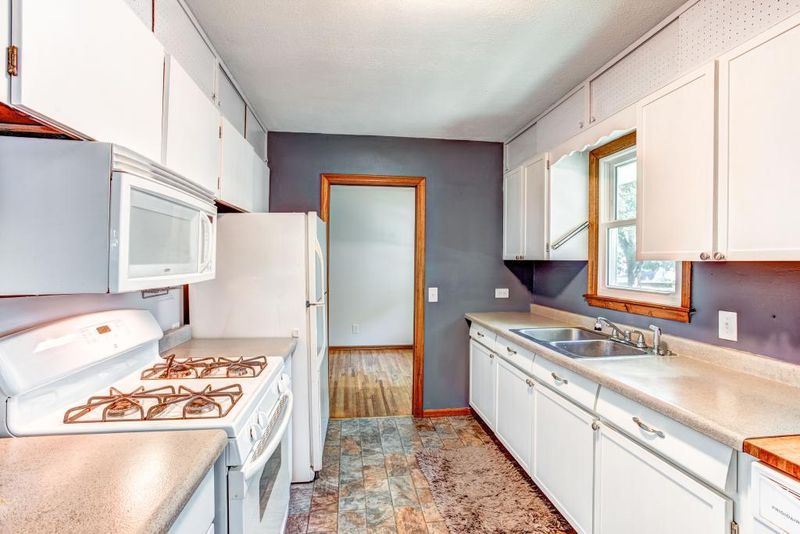 4857 Debra St, White Bear Lake, MN 55110