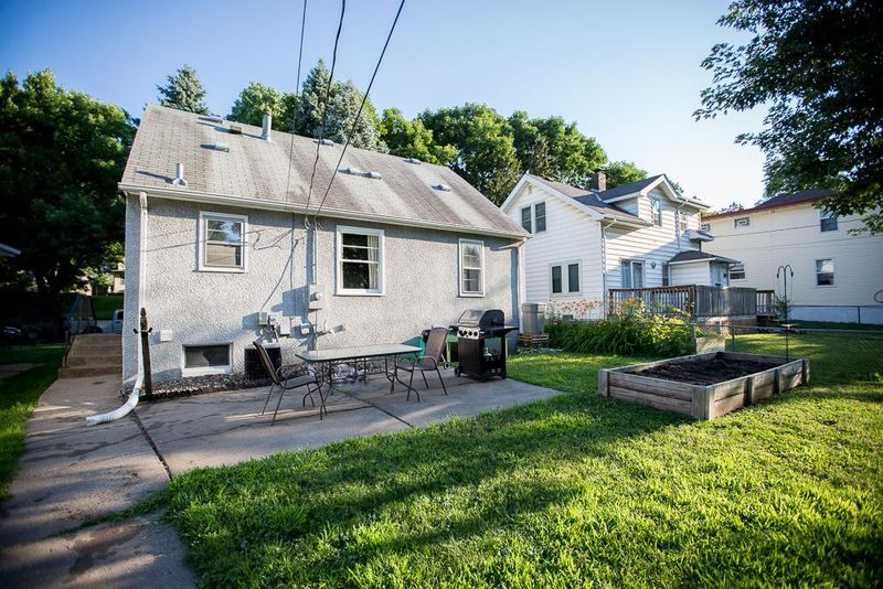 1479 Carroll Ave, Saint Paul, MN 55104