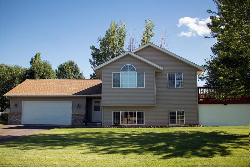 13251 Forrest Dr, Becker, MN 55308