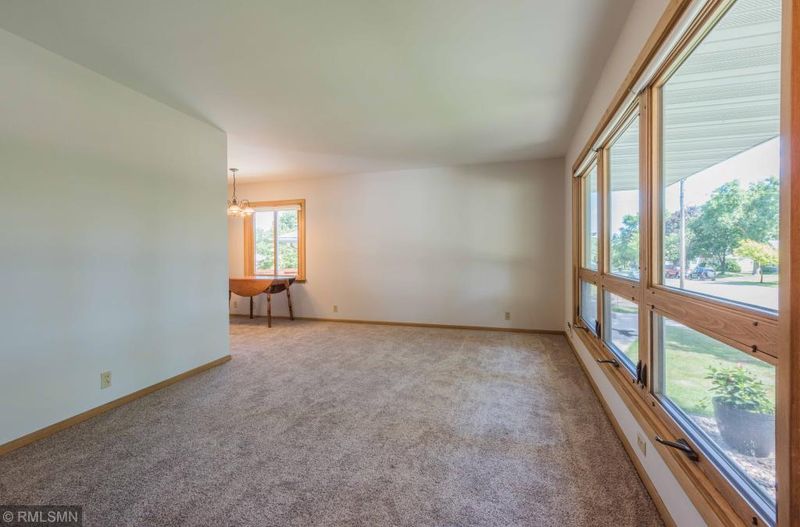 1251 Hall Ave, West Saint Paul, MN 55118