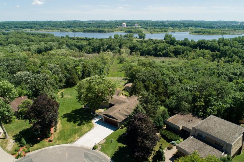 127 Spring Valley Cir, Bloomington, MN 55420