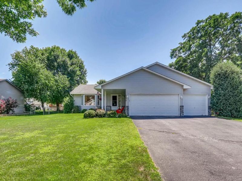 2072 122nd Ln NW, Coon Rapids, MN 55448