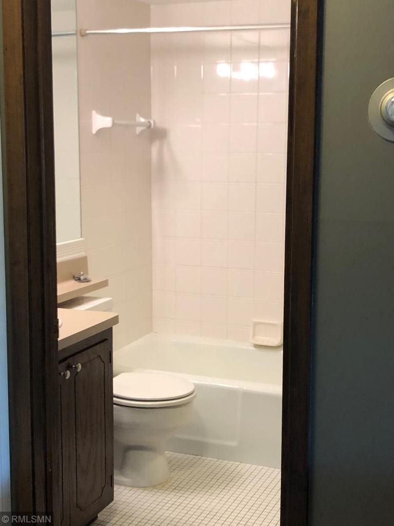 4387 Wilshire Blvd #D104, Mound, MN 55364