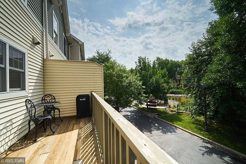 1527 24th St E, Minneapolis, MN 55404