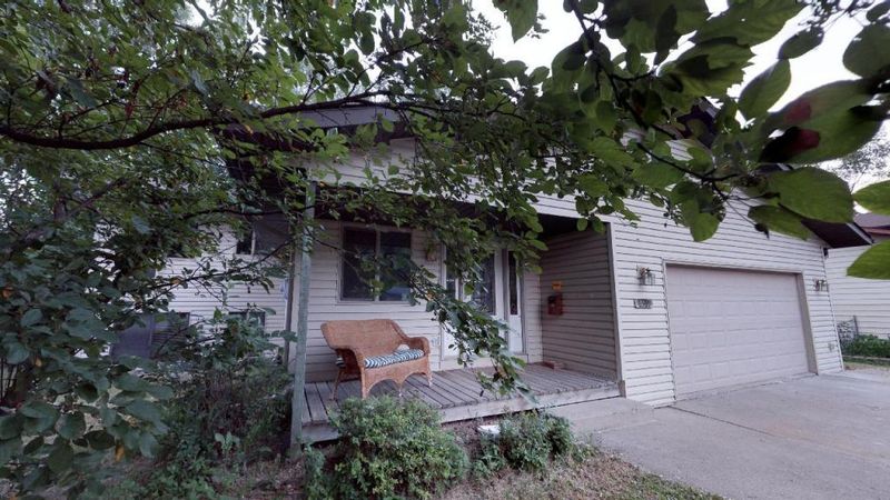 6380 7th St NE, Fridley, MN 55432