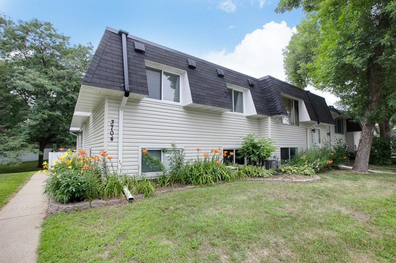 3704 Conroy Trl, Inver Grove Heights, MN 55076