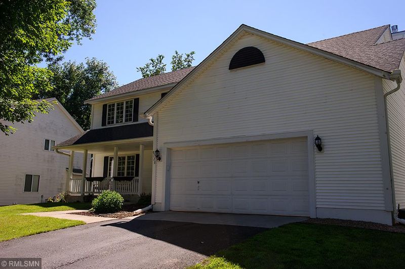9128 Briarglen Rd, Eden Prairie, MN 55347