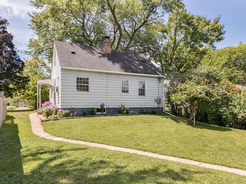 3836 Halifax Ave N, Robbinsdale, MN 55422