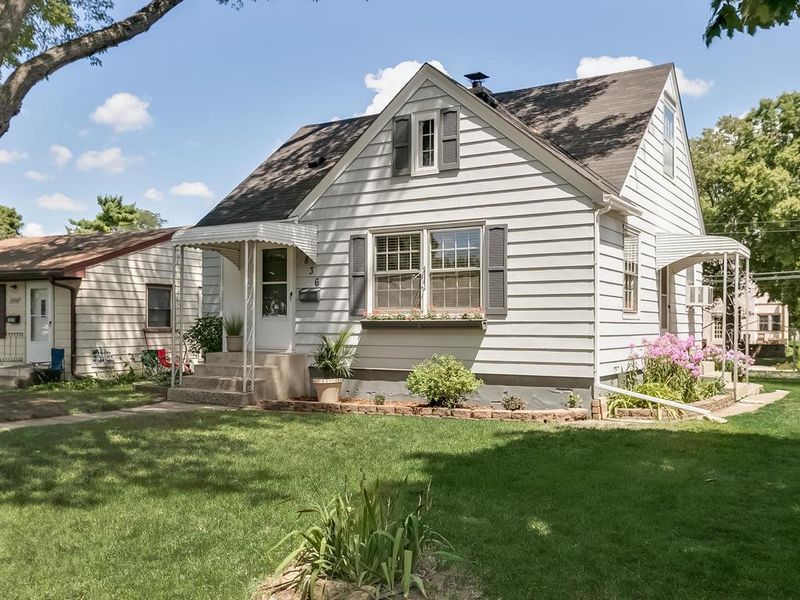 3836 Halifax Ave N, Robbinsdale, MN 55422
