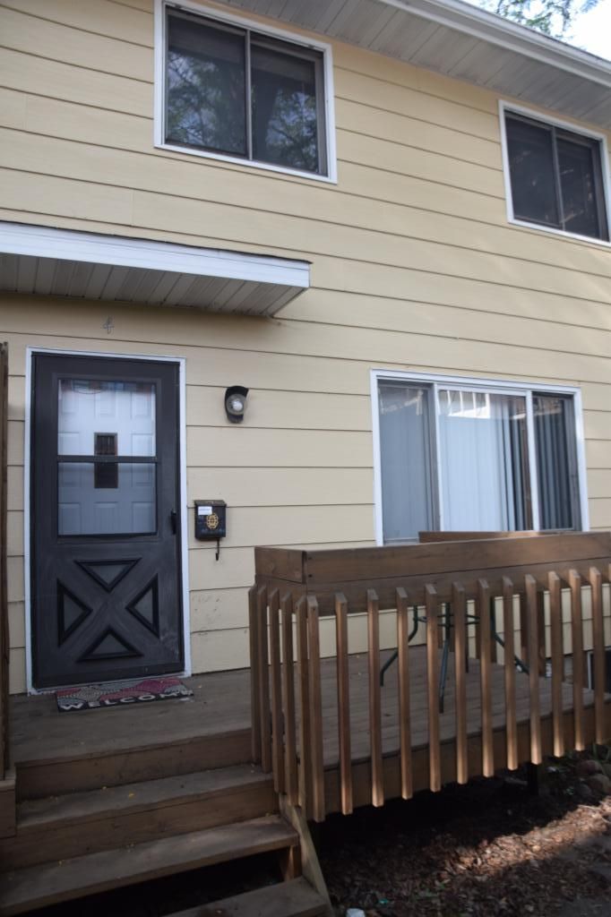 40 27th Ave SE #4, Minneapolis, MN 55414