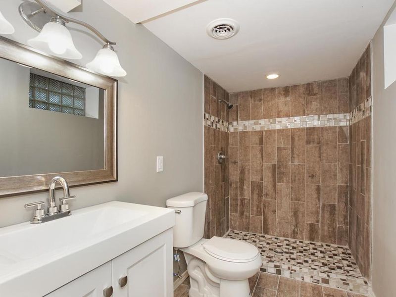 7616 Major Ave N, Brooklyn Park, MN 55443