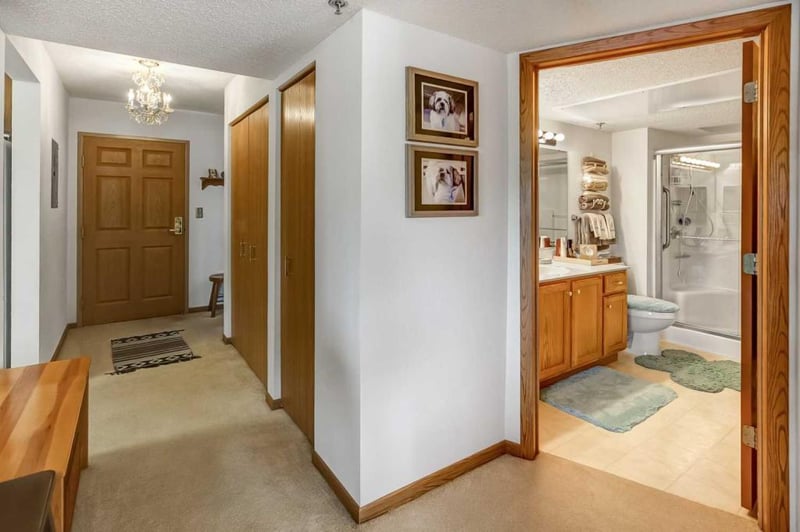 6711 Lake Shore Dr S #205, Richfield, MN 55423