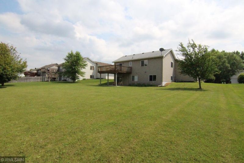 1559 Niagara St, Waconia, MN 55387