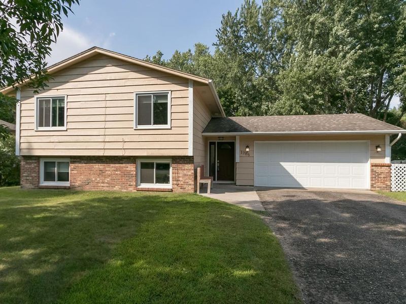1706 119th Ave NW, Coon Rapids, MN 55448