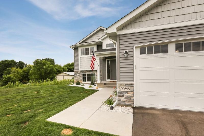 29395 Mary St, Lindstrom, MN 55045