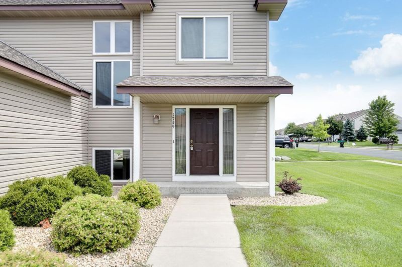 1749 Wyndam Dr, Shakopee, MN 55379