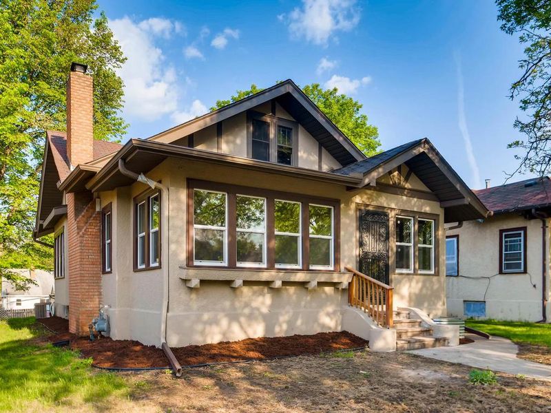 4216 Park Ave, Minneapolis, MN 55407