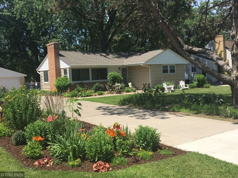9706 14th Ave S, Bloomington, MN 55425