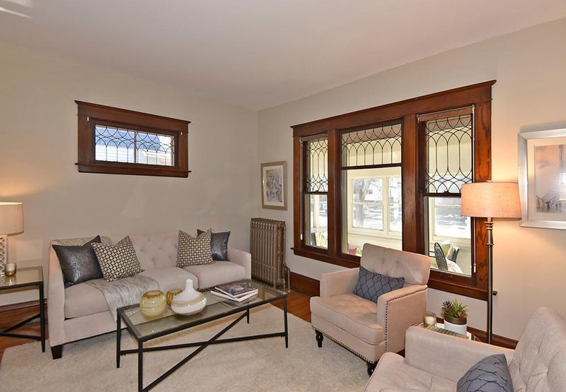 2099 Lincoln Ave, Saint Paul, MN 55105