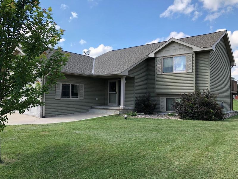 205 10th St SE, Freeport, MN 56331