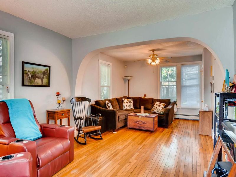 216 W 29th St, Minneapolis, MN 55408