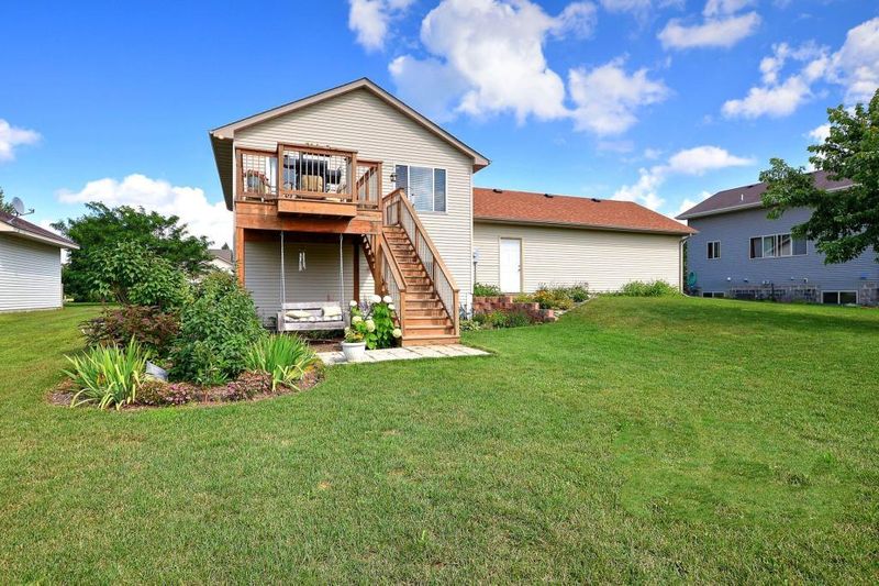 1399 Cedar Dr S, Cambridge, MN 55008