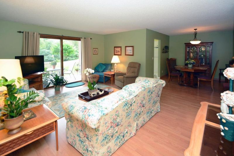 172 Galtier Pl, Shoreview, MN 55126