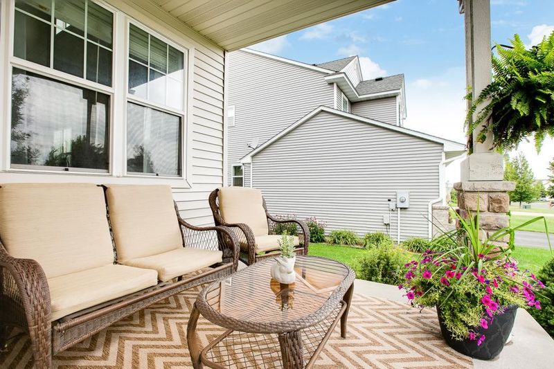 2124 Swallowtail Dr, Shakopee, MN 55379