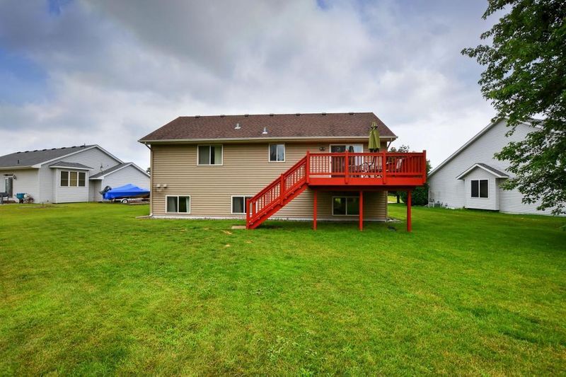 5511 Highland Trl, Big Lake, MN 55309
