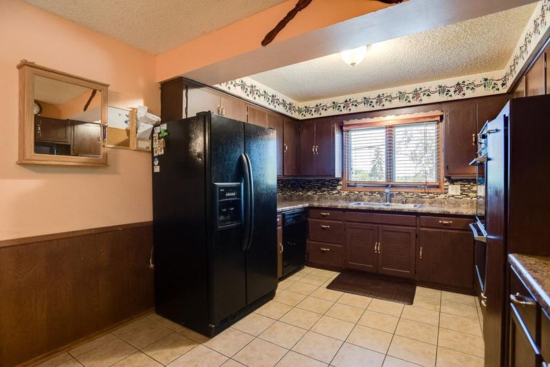 3933 Winnetka Ave N, New Hope, MN 55427