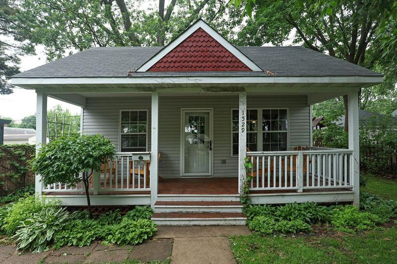 1529 Sheldon St, Saint Paul, MN 55108