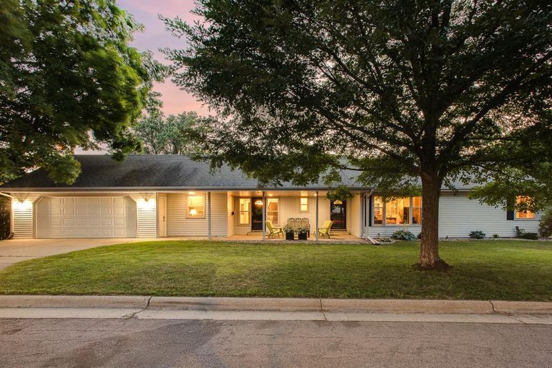 1704 Beechwood Ave, Saint Paul, MN 55116