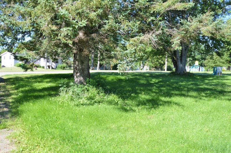 143 E 6th St, Randall, MN 56475