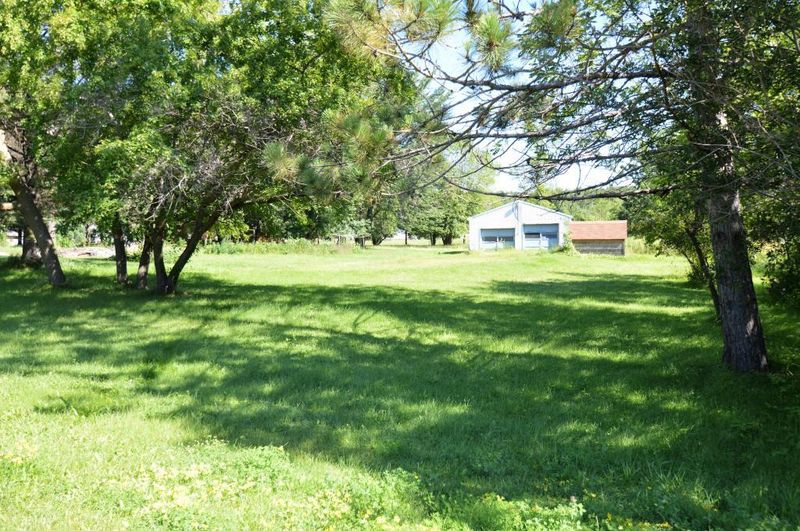 143 E 6th St, Randall, MN 56475