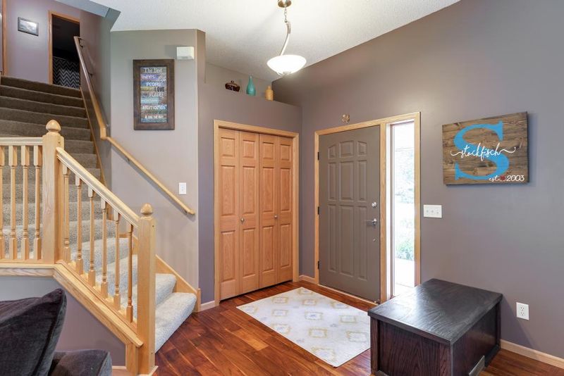 13208 Oakwood Dr, Rogers, MN 55374