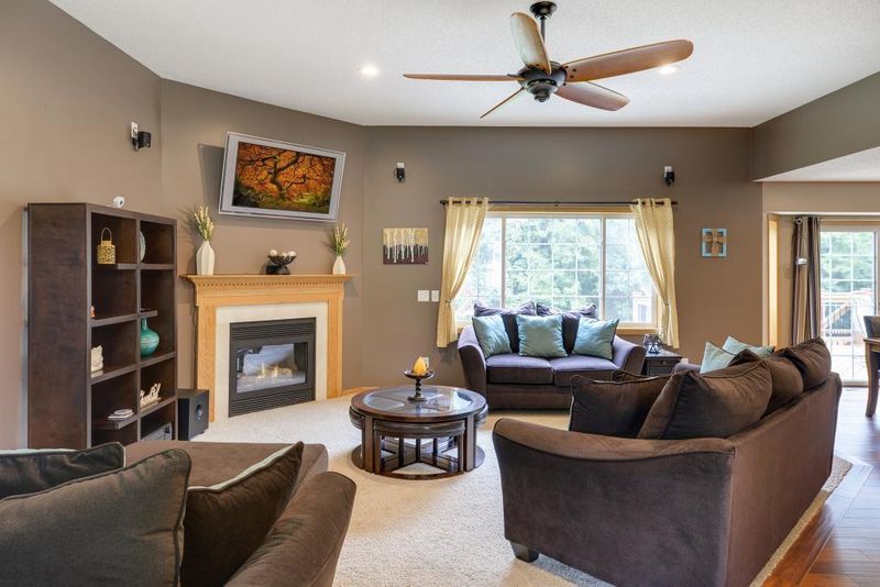 13208 Oakwood Dr, Rogers, MN 55374