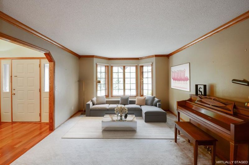 1836 Dodd Rd, Mendota Heights, MN 55118