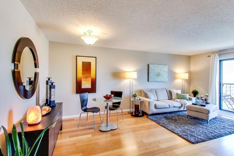 78 E 10th St E #R1608, Saint Paul, MN 55101