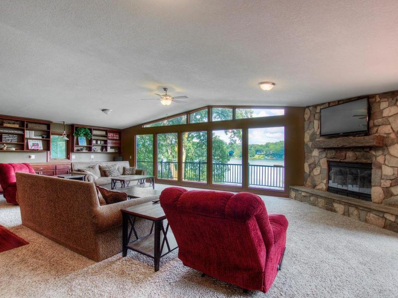 6724 Lotus Trl, Chanhassen, MN 55317